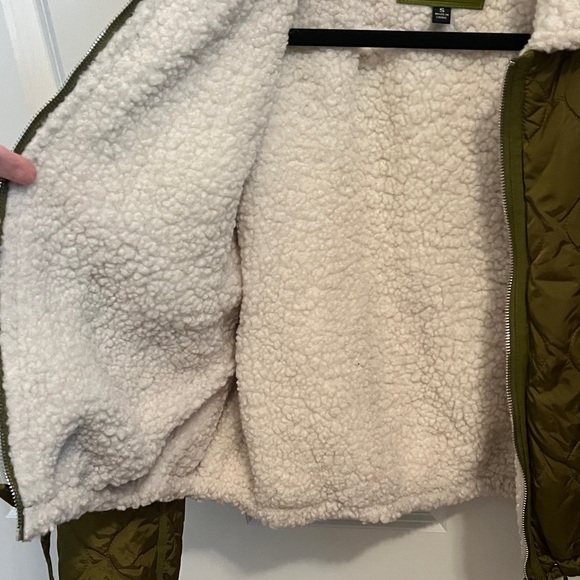 Blank NYC Olive Green Quilted Puffer Jacket with White Accents Women Small (S) - Picture 7 of 15